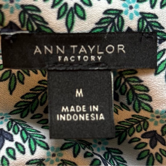 Ann Taylor Factory Sleeveless Shell - Picture 4 of 5